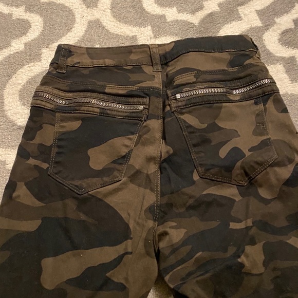 Never worn Camel skinny legging/jeans boot cut - Picture 3 of 7